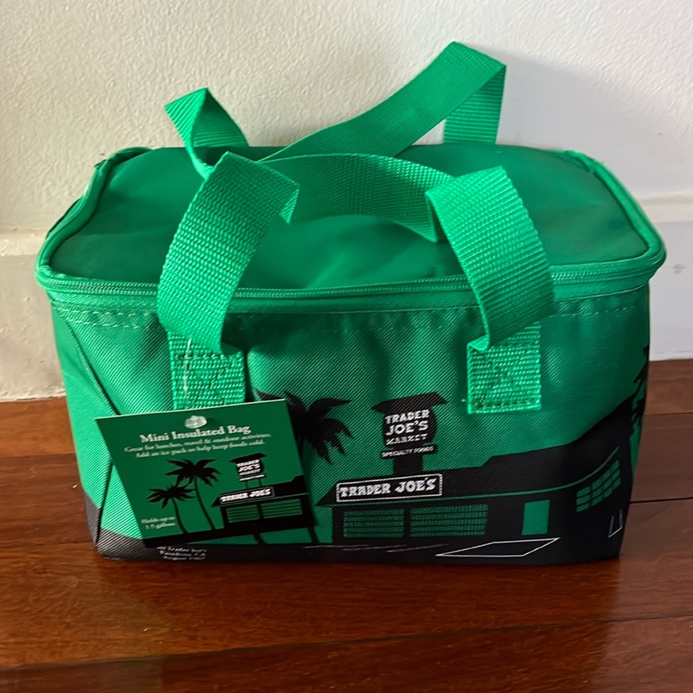 NWT Green Trader Joe’s small cooler bag - Limited Edition NLA in store